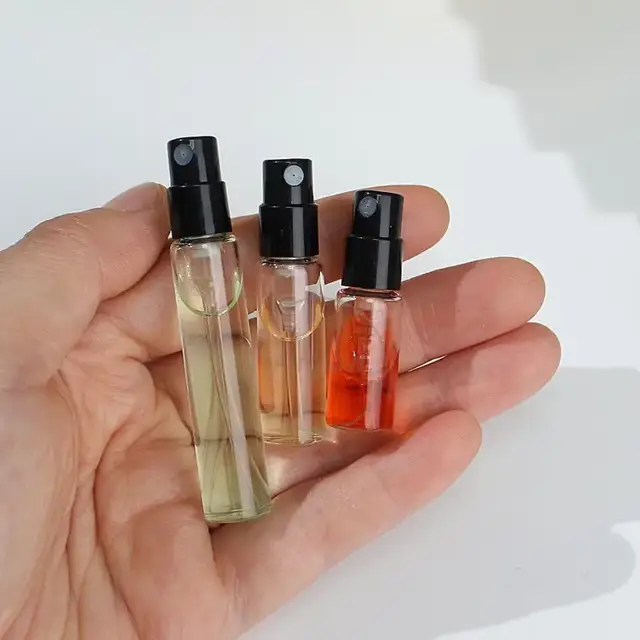 Glass Sample Spray Bottles view 2