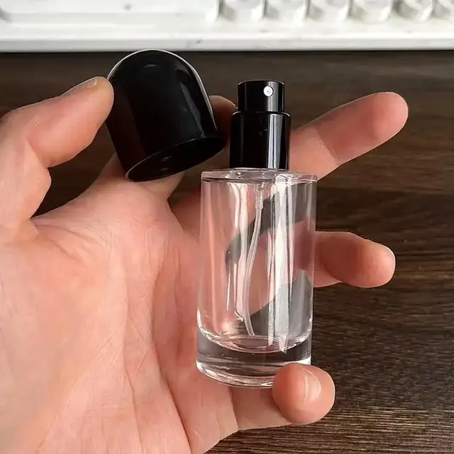 Glass Sample Spray Bottles view 3
