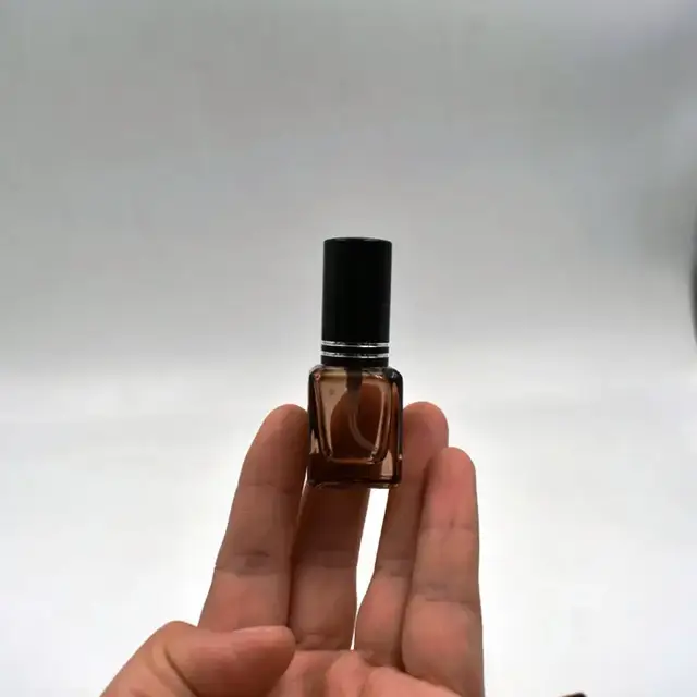 Amber Square Glass Sample Spray Bottles view 2
