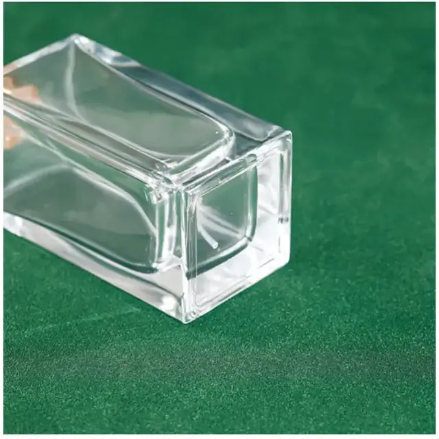 Square Glass Perfume Spray Bottles view 3