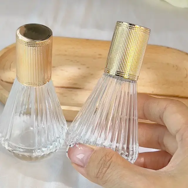 Glass Sample Spray Bottles view 3