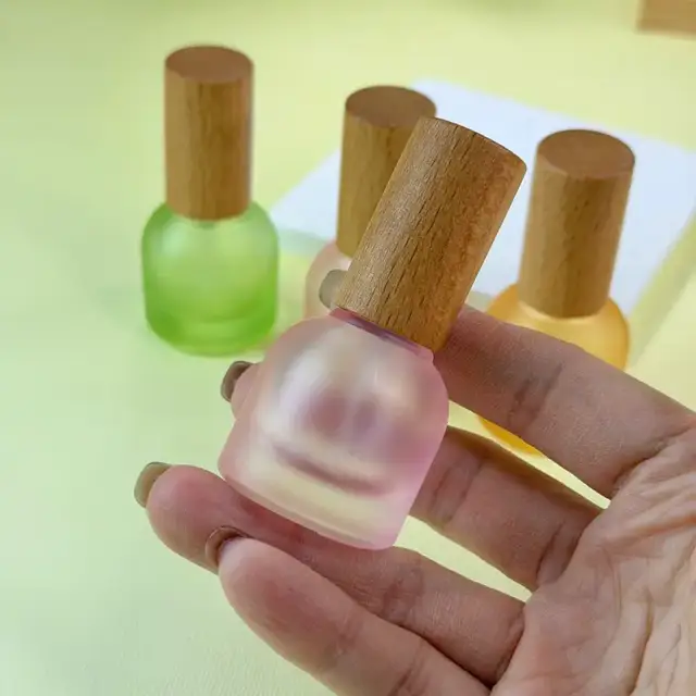 Glass Sample Spray Bottles view 2
