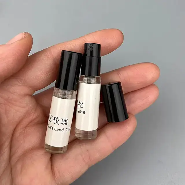 Glass Sample Spray Bottles view 4