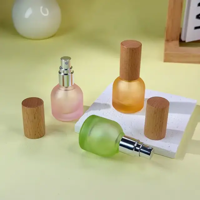 Glass Sample Spray Bottles view 4
