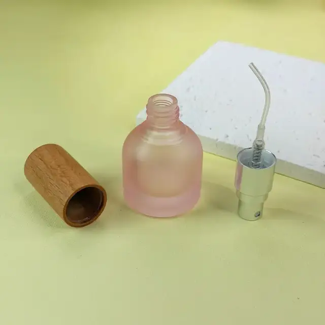 Glass Sample Spray Bottles view 3
