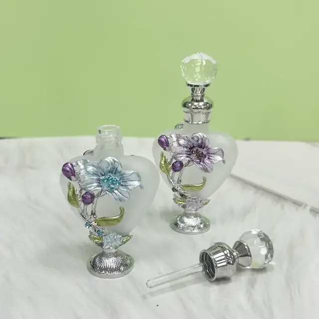 Heart-Shaped Floral Dipstick Bottles — product family, catalogue view 2