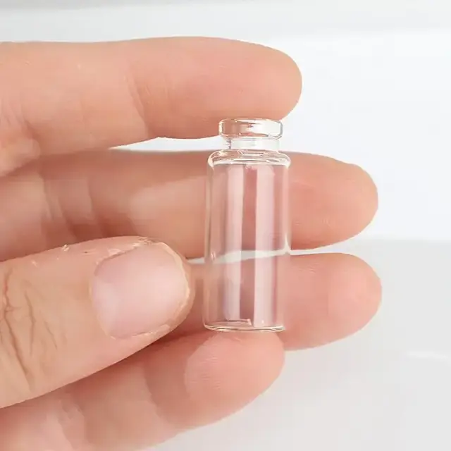 Glass Sample Spray Bottles view 5