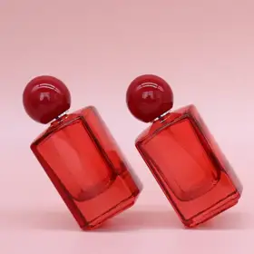 Square empty perfume spray bottles view 1